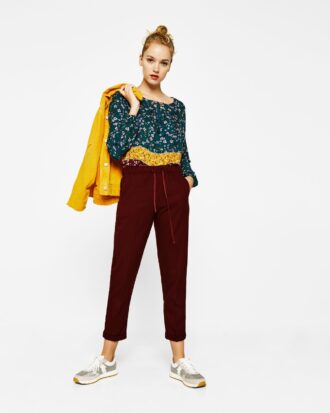 Printed blouse with lace trims on the sleeves